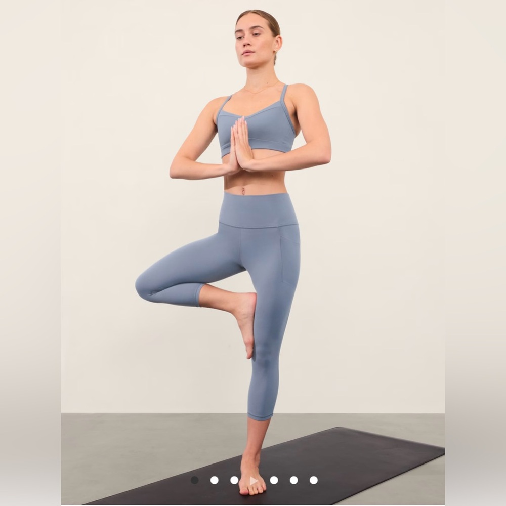 Athleta Salutation 7/8 Tight in Powervita Blue Legging Capri Size XS